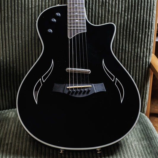 Taylor T5z Standard with Sitka Spruce Top 2014 - Present - Black