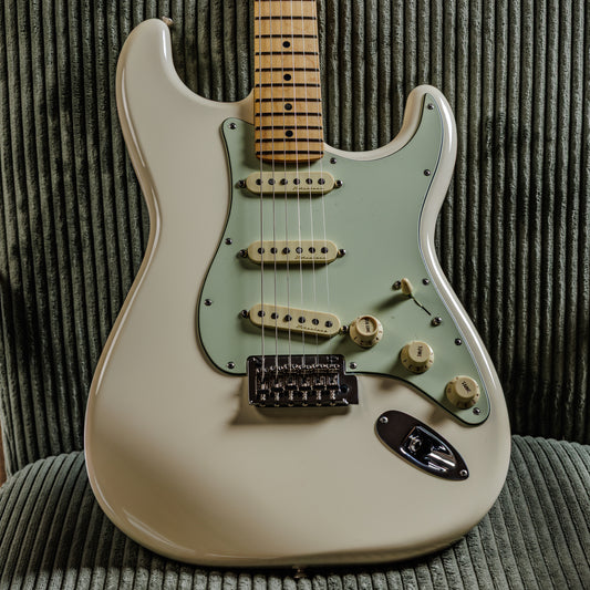 Fender Deluxe Roadhouse Stratocaster with Maple Fretboard 2018 - Olympic White