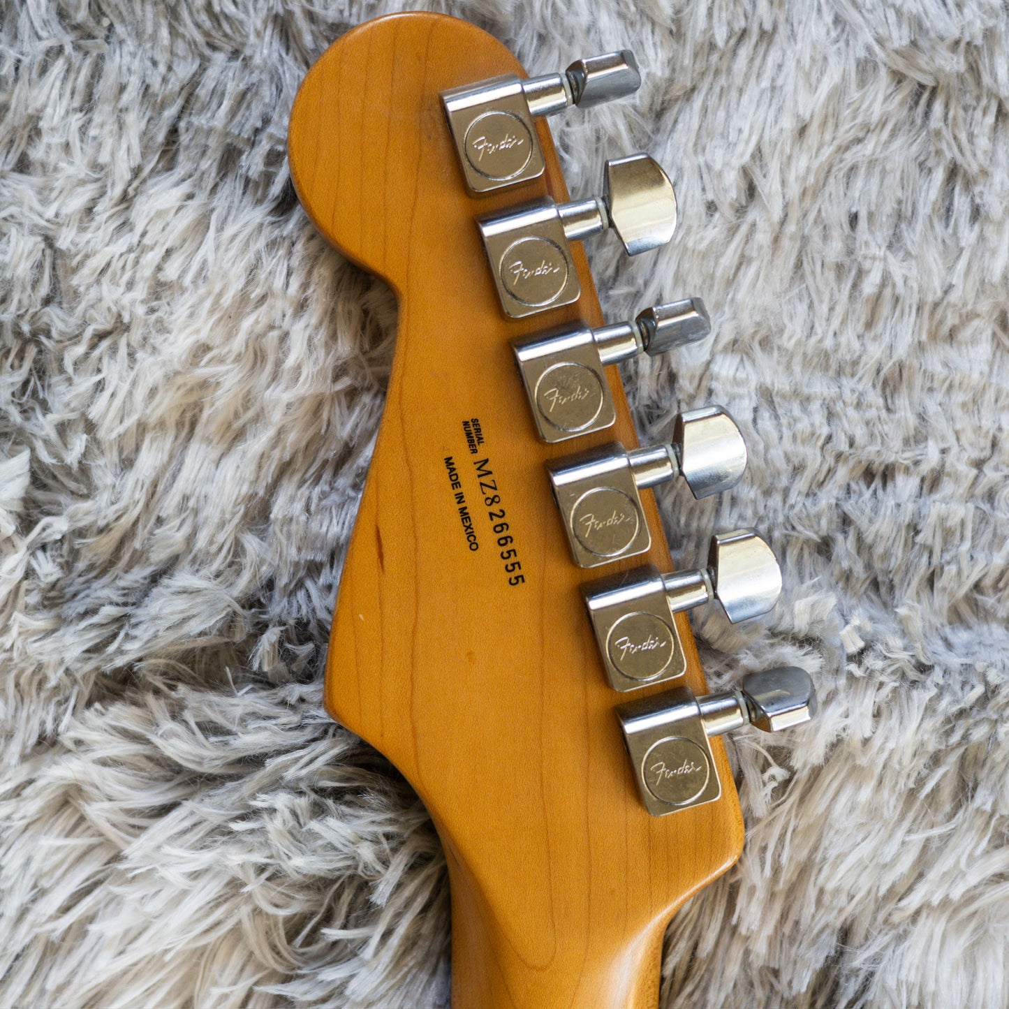 Fender Standard Stratocaster with Maple Fretboard 2006 - 2017 - Brown Sunburst