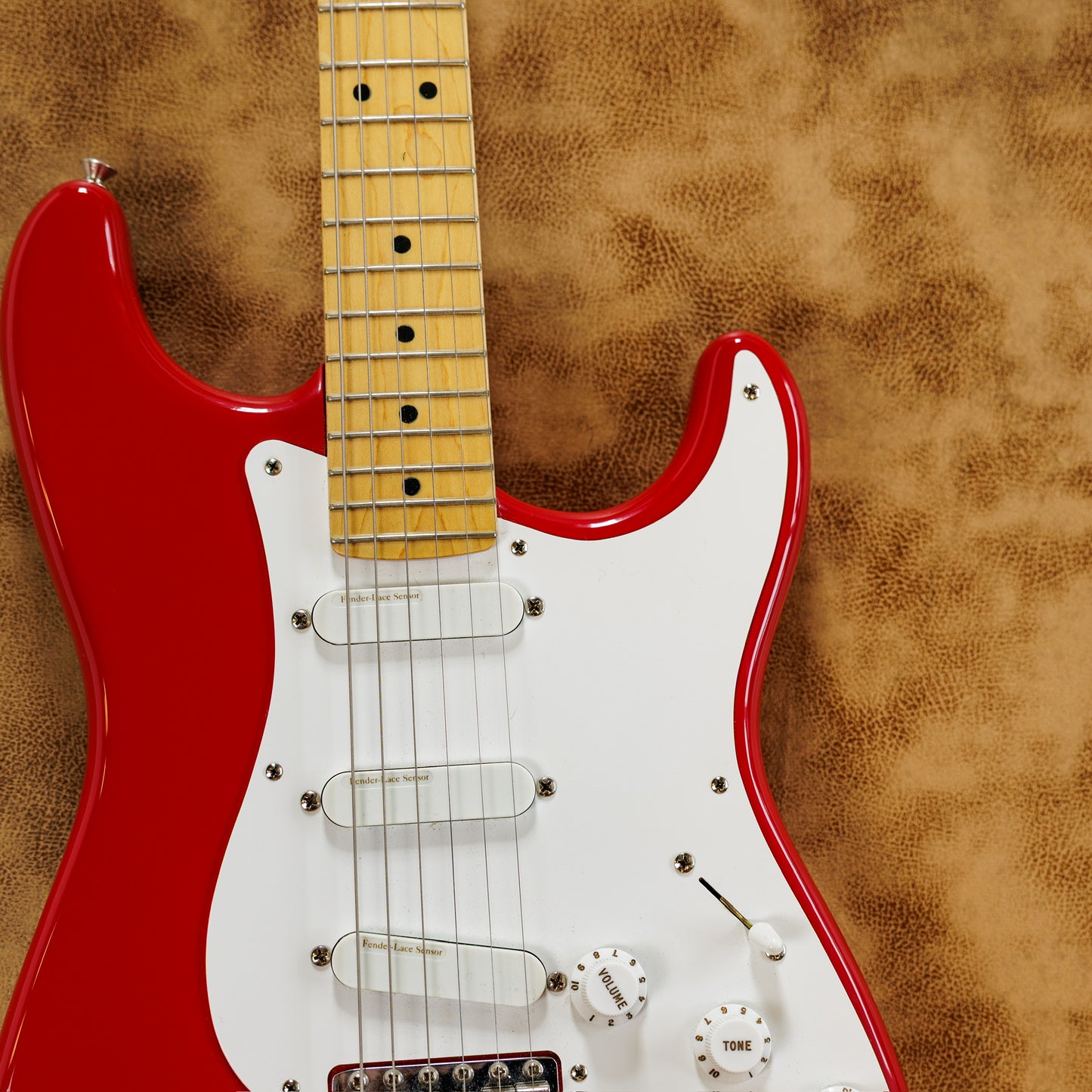 Fender Eric Clapton Artist Series Stratocaster with Lace Sensor Pickups 1999 - Torino Red