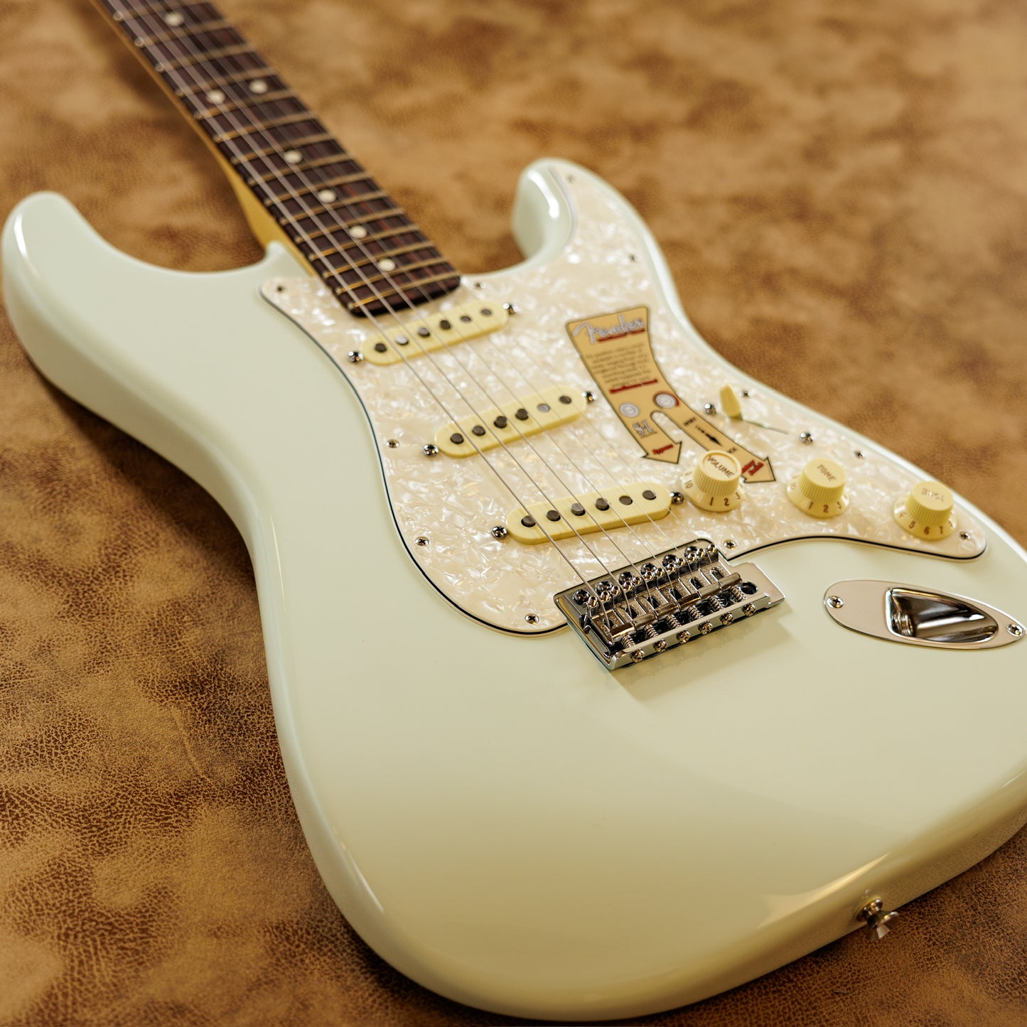 Minty Fender Deluxe Roadhouse Stratocaster with Rosewood Fretboard 2014 - 2015 - Sonic Blue