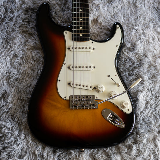Fender Standard Stratocaster with Maple Fretboard 2006 - 2017 - Brown Sunburst