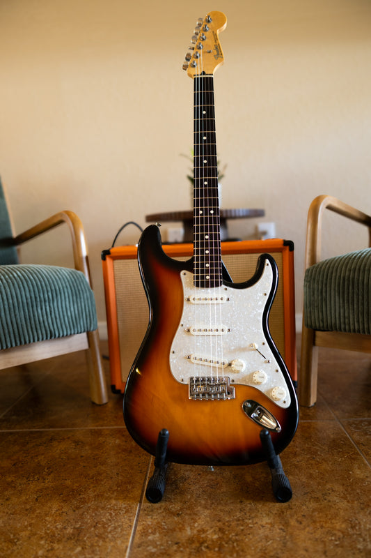 Fender Standard Stratocaster with Maple Fretboard 1998 - 2005 - Brown Sunburst