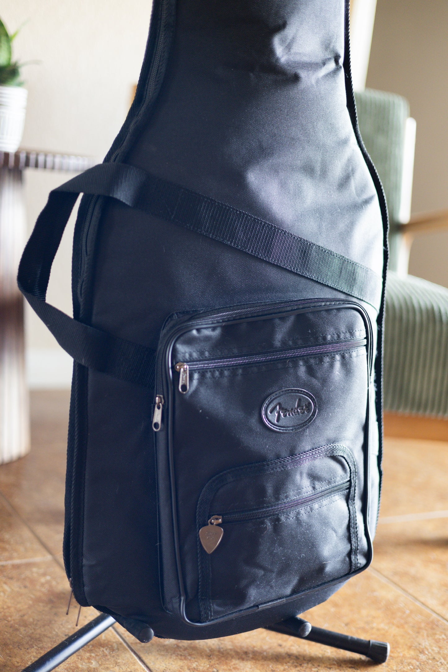 Fender Limited Edition Tom DeLonge Signature Stratocaster 2023 - Graffiti Yellow