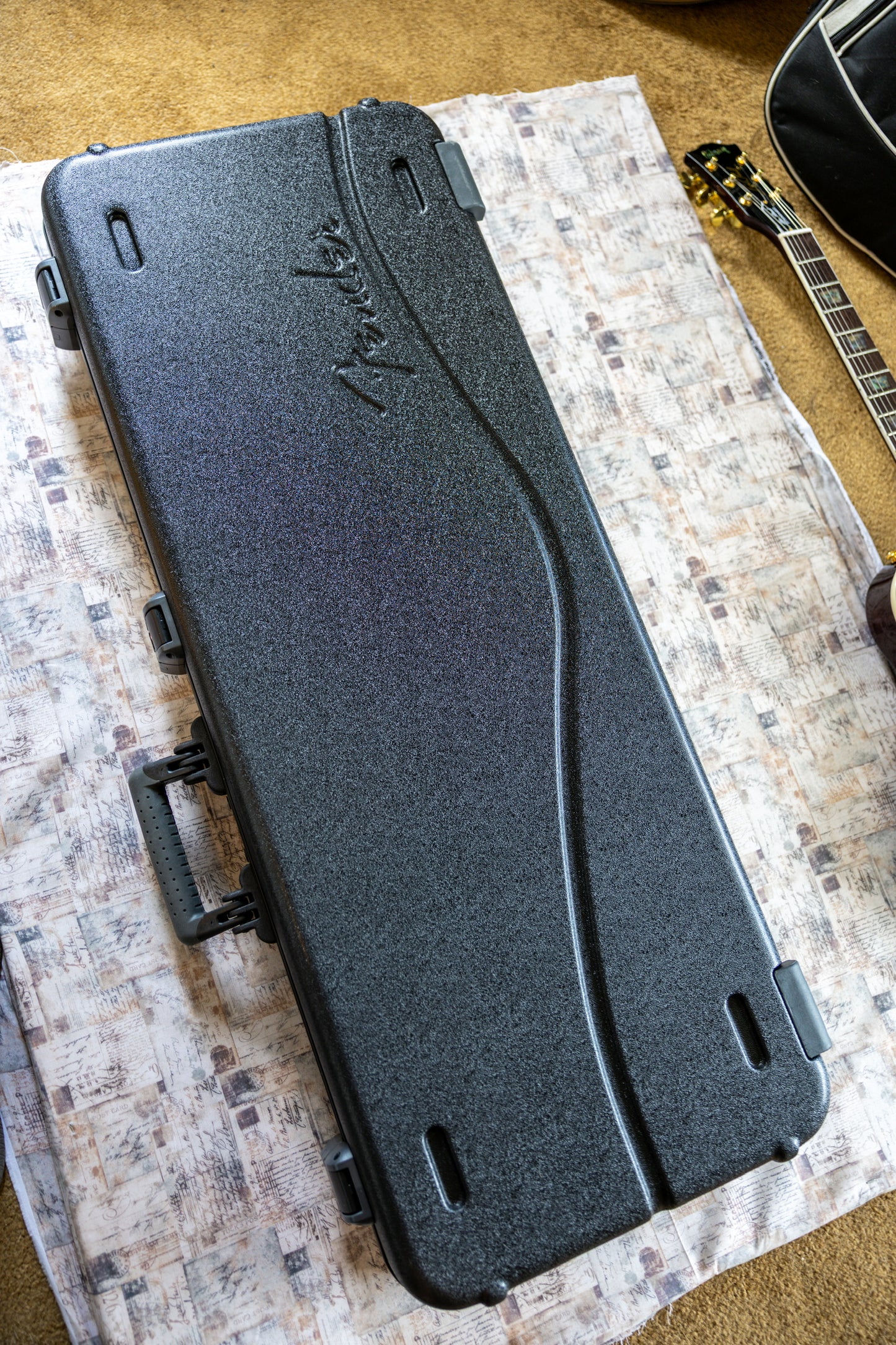 Fender American Ultra Stratocaster with Maple Fretboard 2019 - Present - Mocha Burst