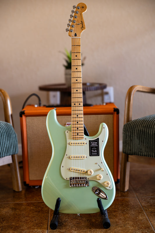 Fender Player Stratocaster with Maple Fretboard 2019 - 2021 - Surf Pearl