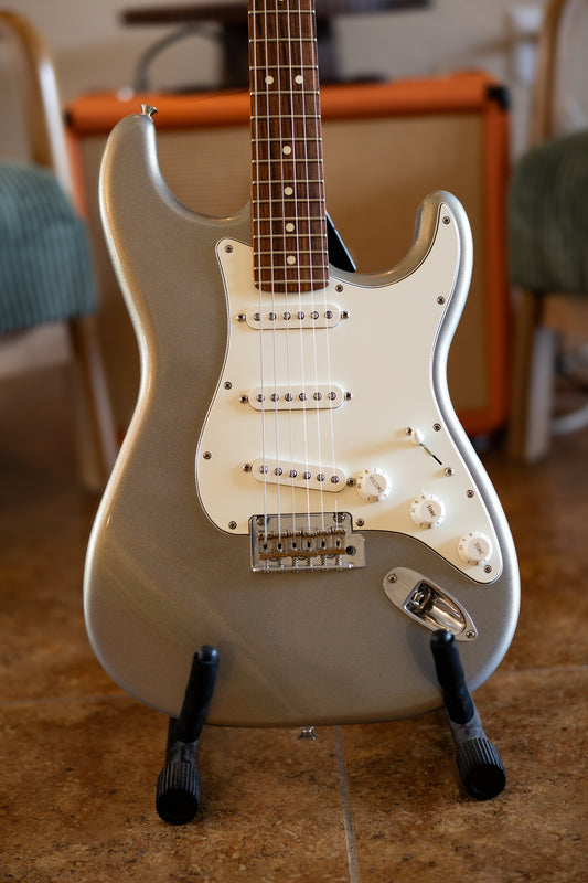 Fender Player Stratocaster with Pau Ferro Fretboard 2018 - Present - Silver