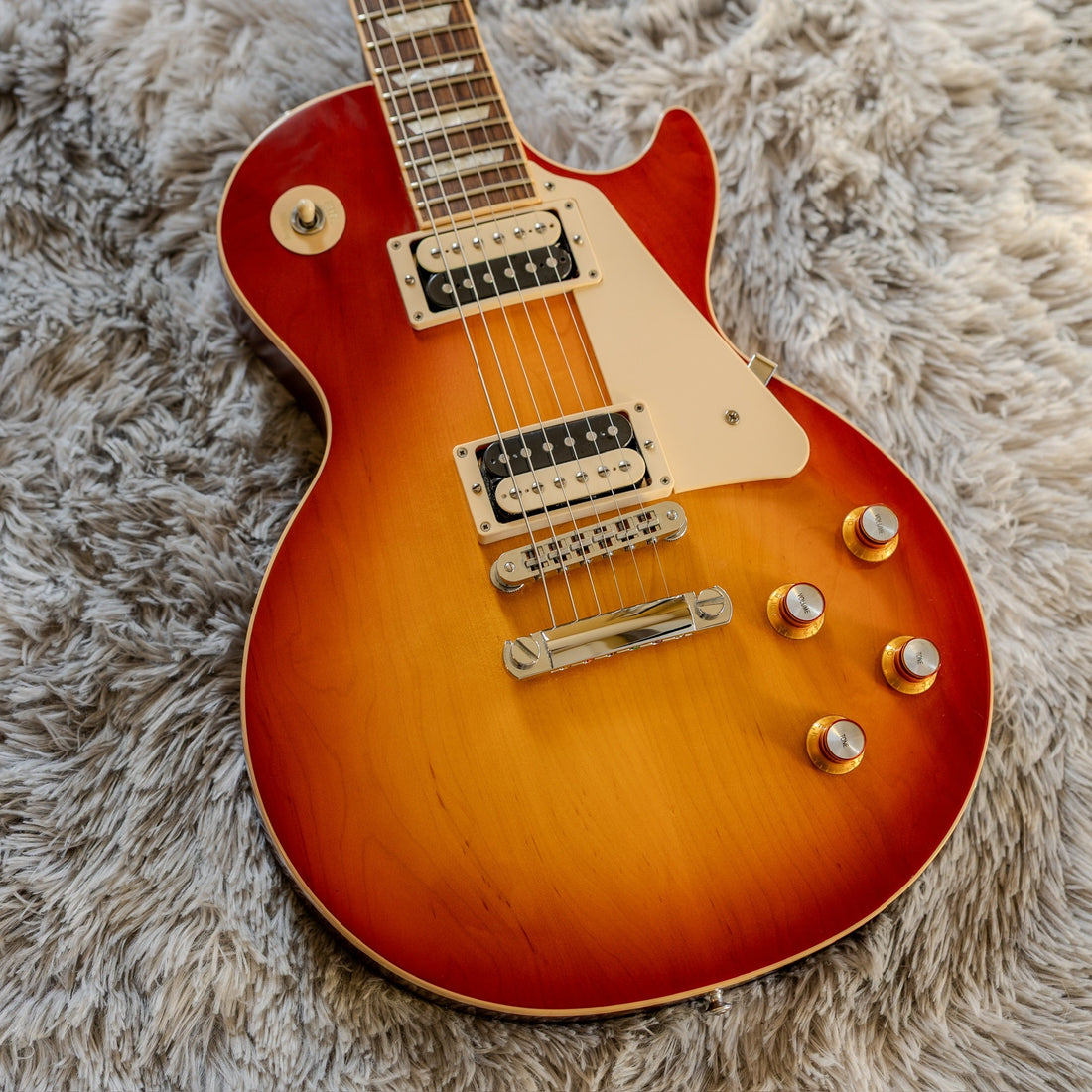 2011 Gibson Les Paul Traditional Heritage Cherry Sunburst — classic Les Paul with 9-hole Traditional Weight Relief