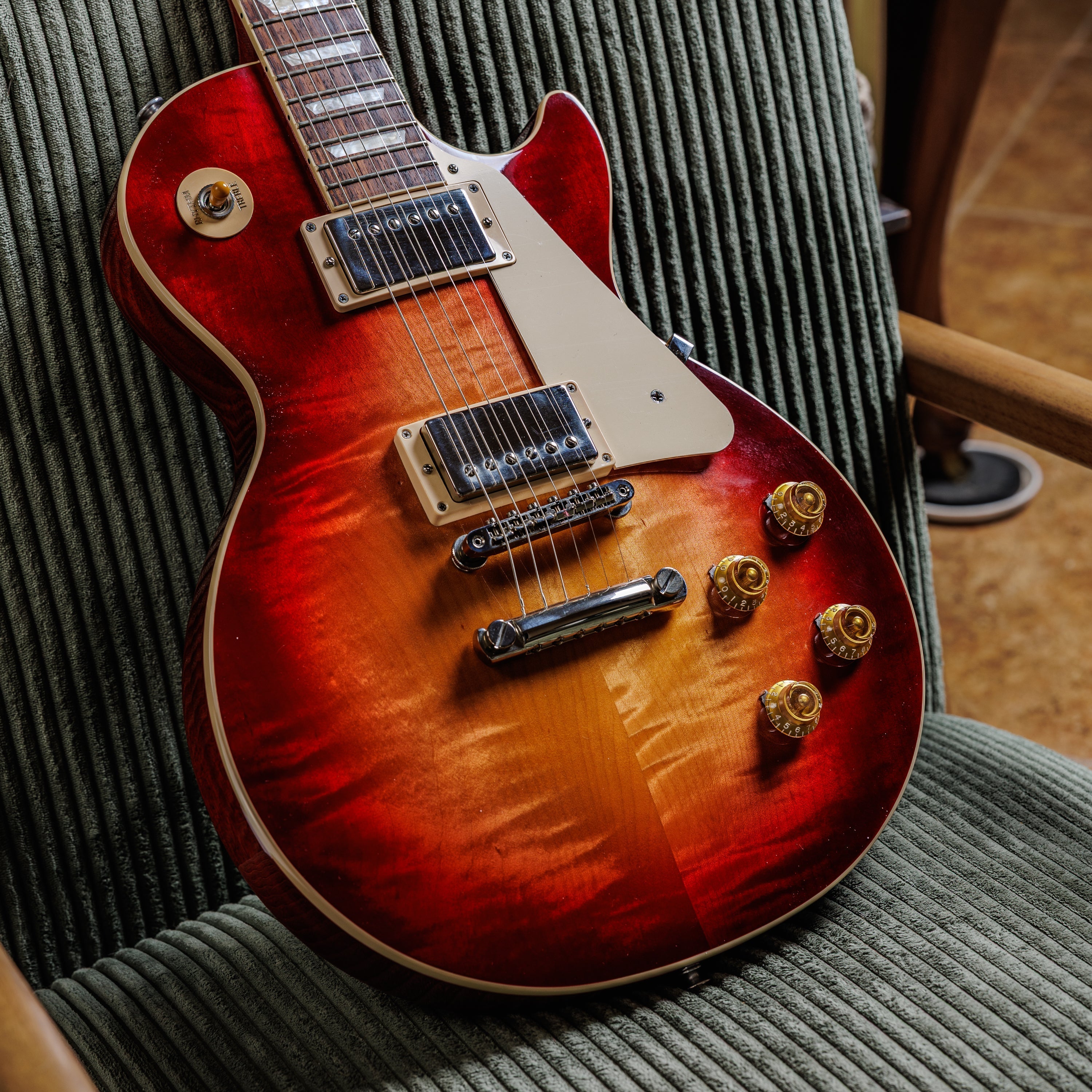 Gibson Les Paul Standard '50s vs '60s: The Real Differences