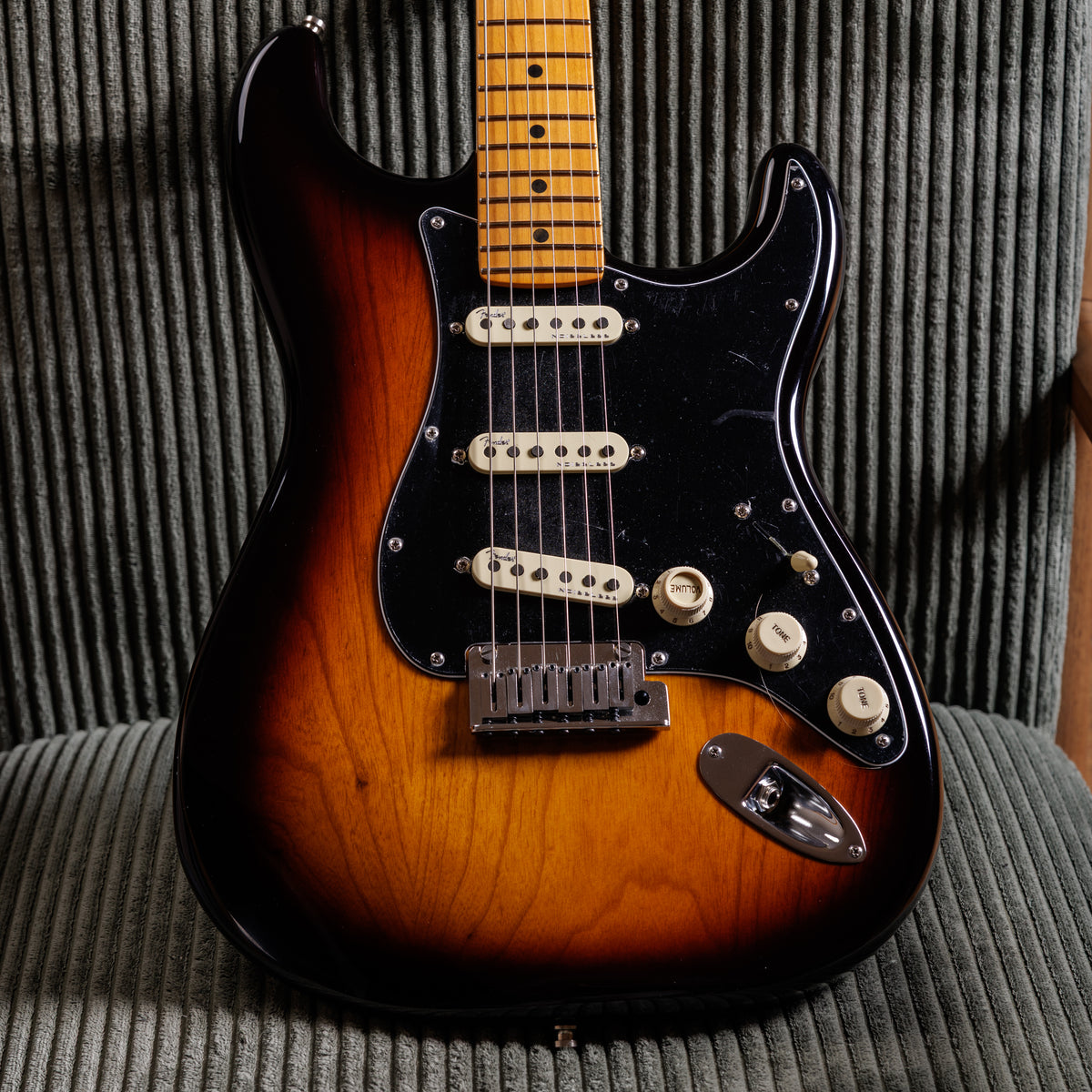Fender American Ultra Luxe Stratocaster with Maple Fretboard 2021 - 2-Color Sunburst