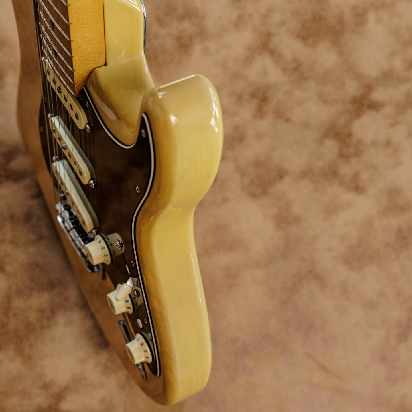 Fender Deluxe Stratocaster with Maple Fretboard 2017 - 2019 - Vintage Blonde