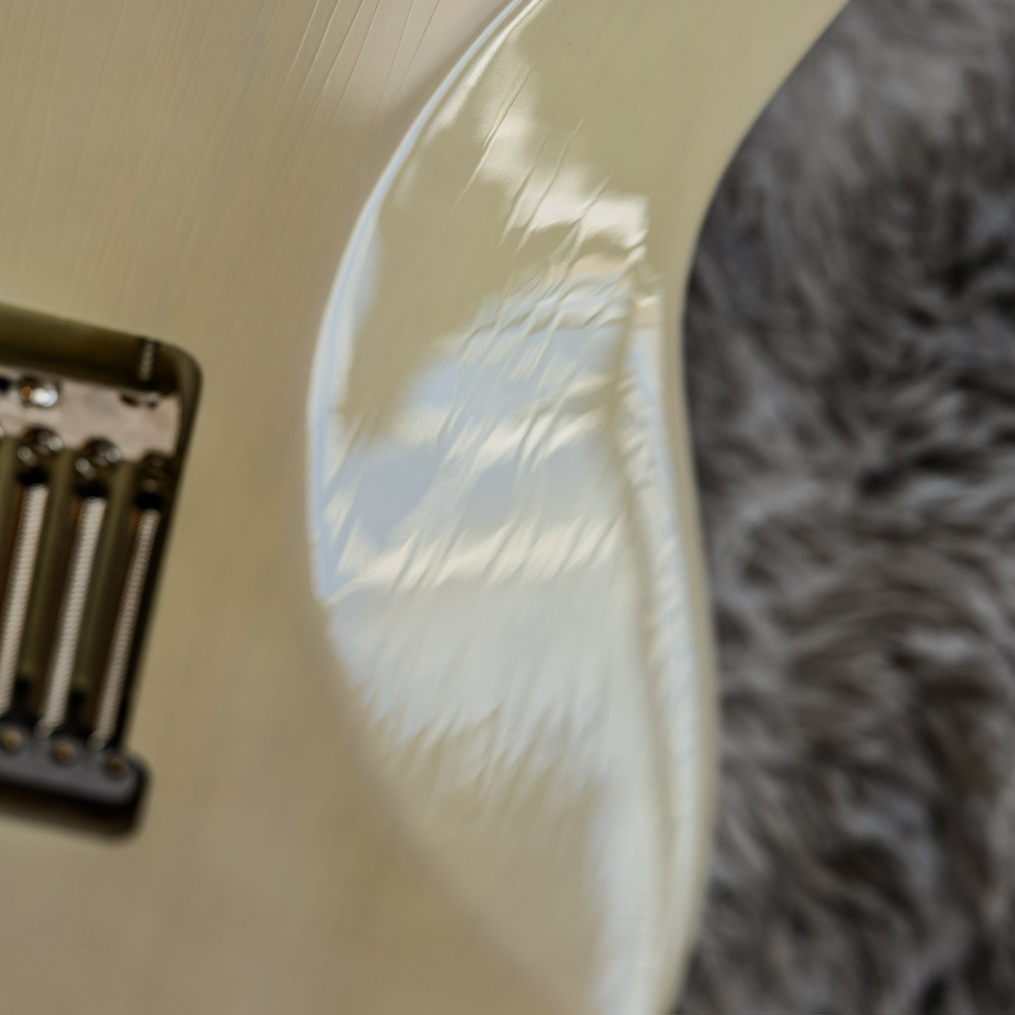 Fender Eric Johnson Stratocaster with Maple Fretboard 2005 - Present - White Blonde