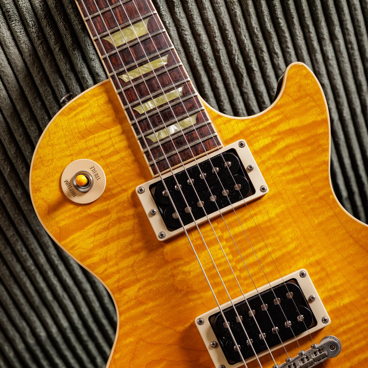 Gibson Les Paul Classic Plus 2001 - Translucent Amber