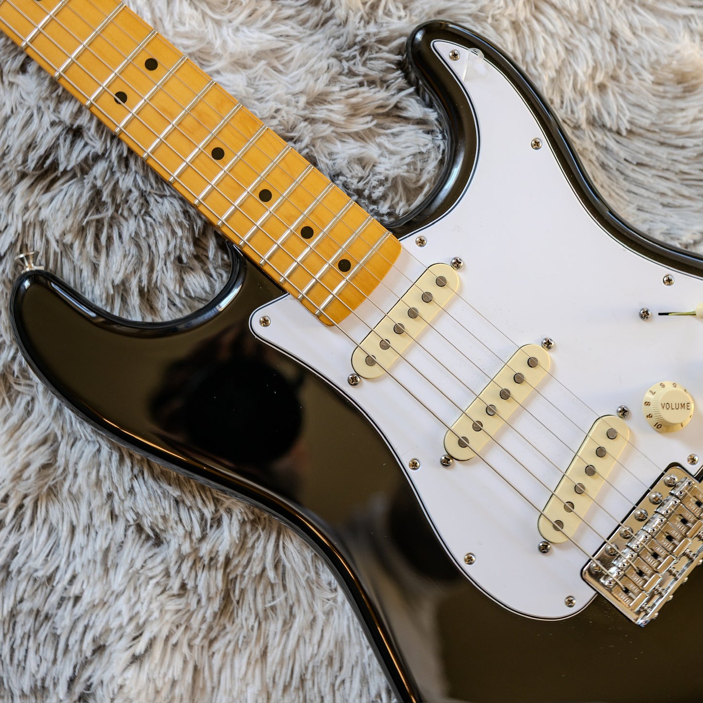 Like New Fender Jimi Hendrix Artist Series Signature Stratocaster 2016 - 2018 - Black
