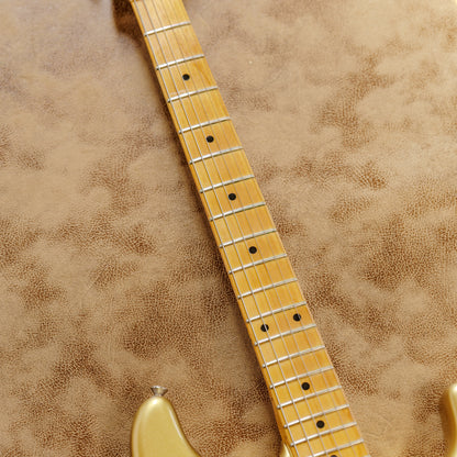 Fender American Original '50s Stratocaster with Maple Fretboard 2018 - 2021 - Aztec Gold
