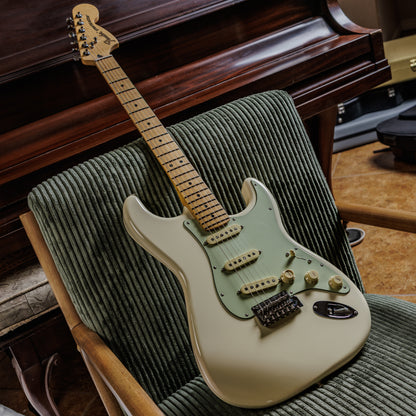Fender Deluxe Roadhouse Stratocaster with Maple Fretboard 2018 - Olympic White