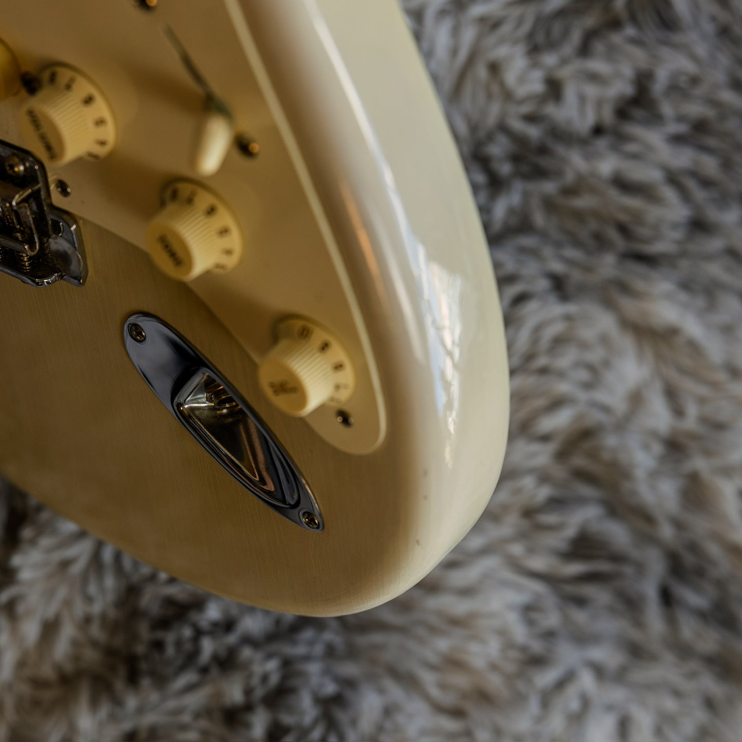 Fender Eric Johnson Stratocaster with Maple Fretboard 2005 - Present - White Blonde