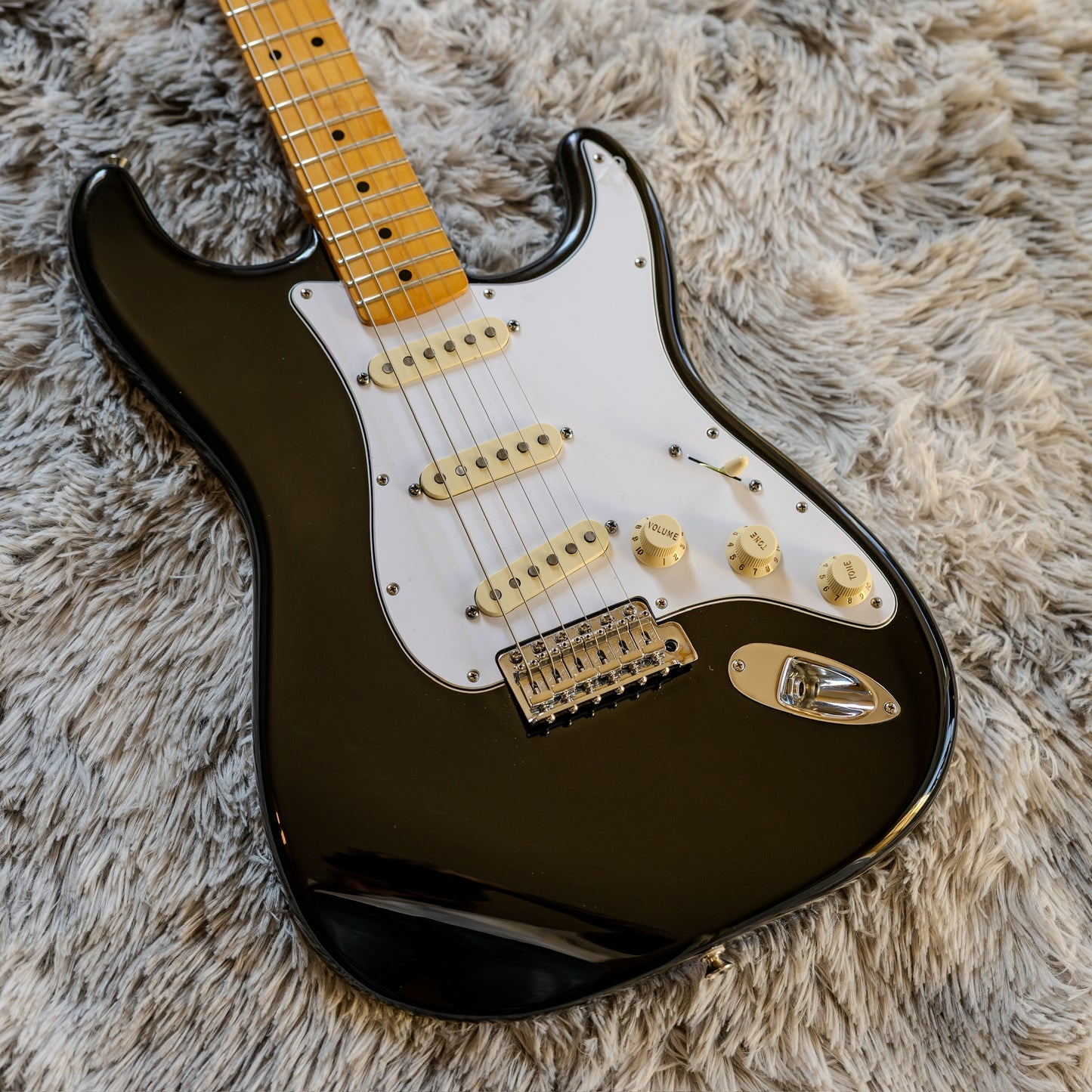 Like New Fender Jimi Hendrix Artist Series Signature Stratocaster 2016 - 2018 - Black