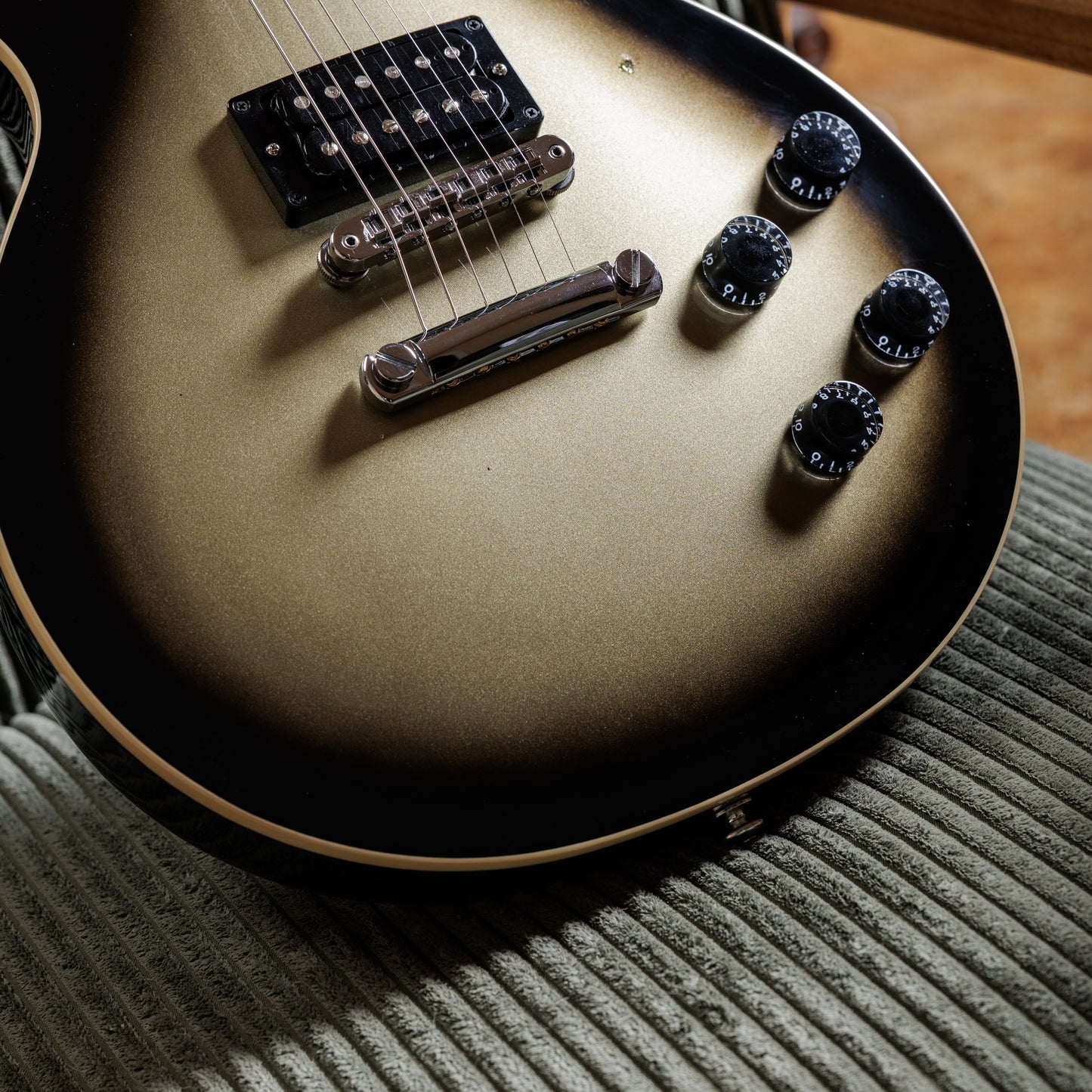 Gibson Adam Jones Signature Les Paul Standard 2022 - Present - Antique Silverburst