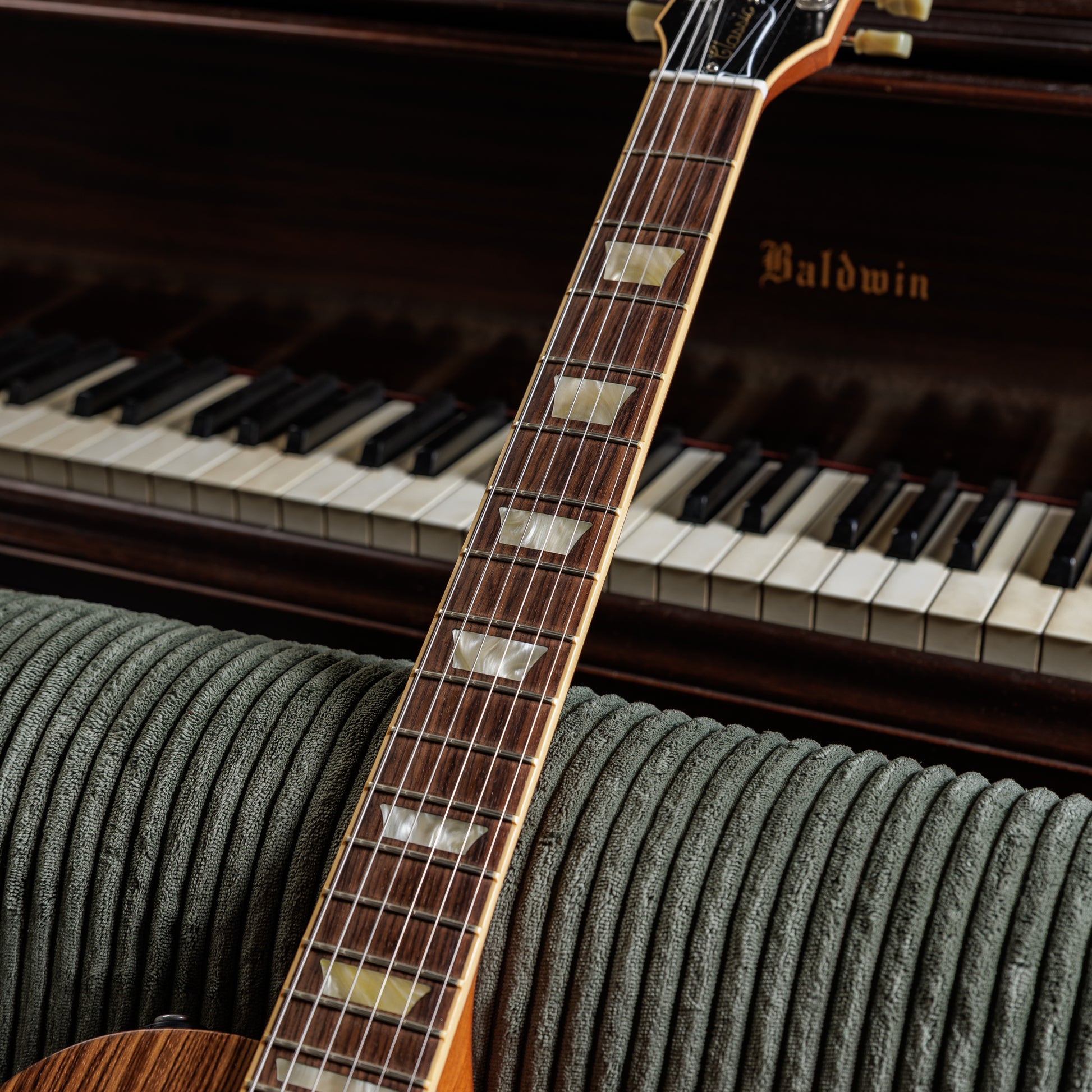 Gibson Guitar Of The Week #19 Les Paul Classic Antique 2007 - Zebra Wood