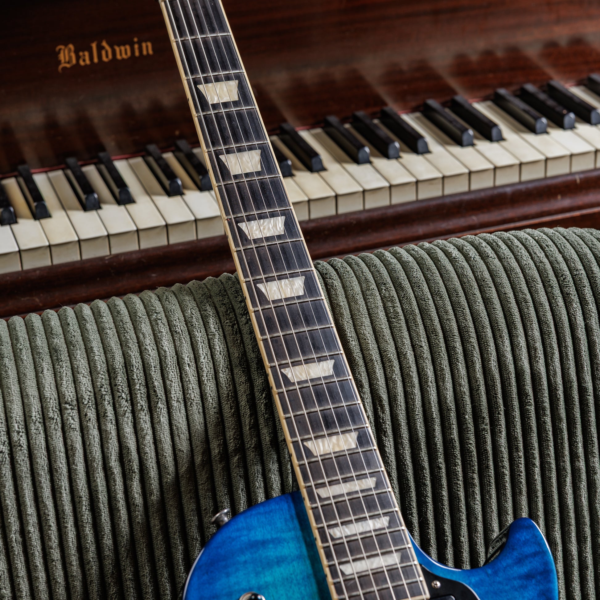 Gibson Les Paul Studio Session 2025 - Cobalt Burst