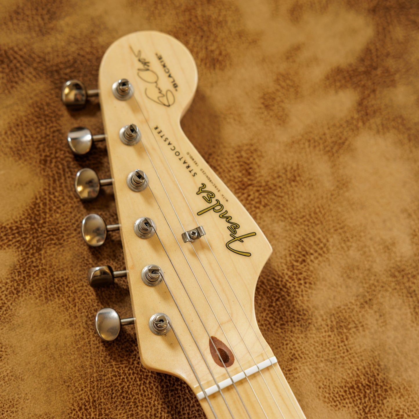 Fender Eric Clapton Artist Series Stratocaster with Vintage Noiseless Pickups 2001 - Present - Black