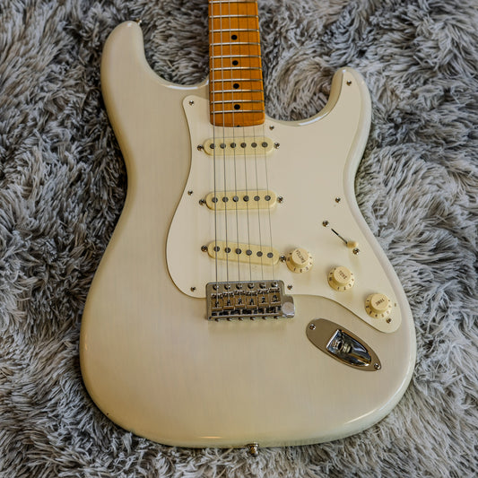 Fender Eric Johnson Stratocaster with Maple Fretboard 2005 - Present - White Blonde