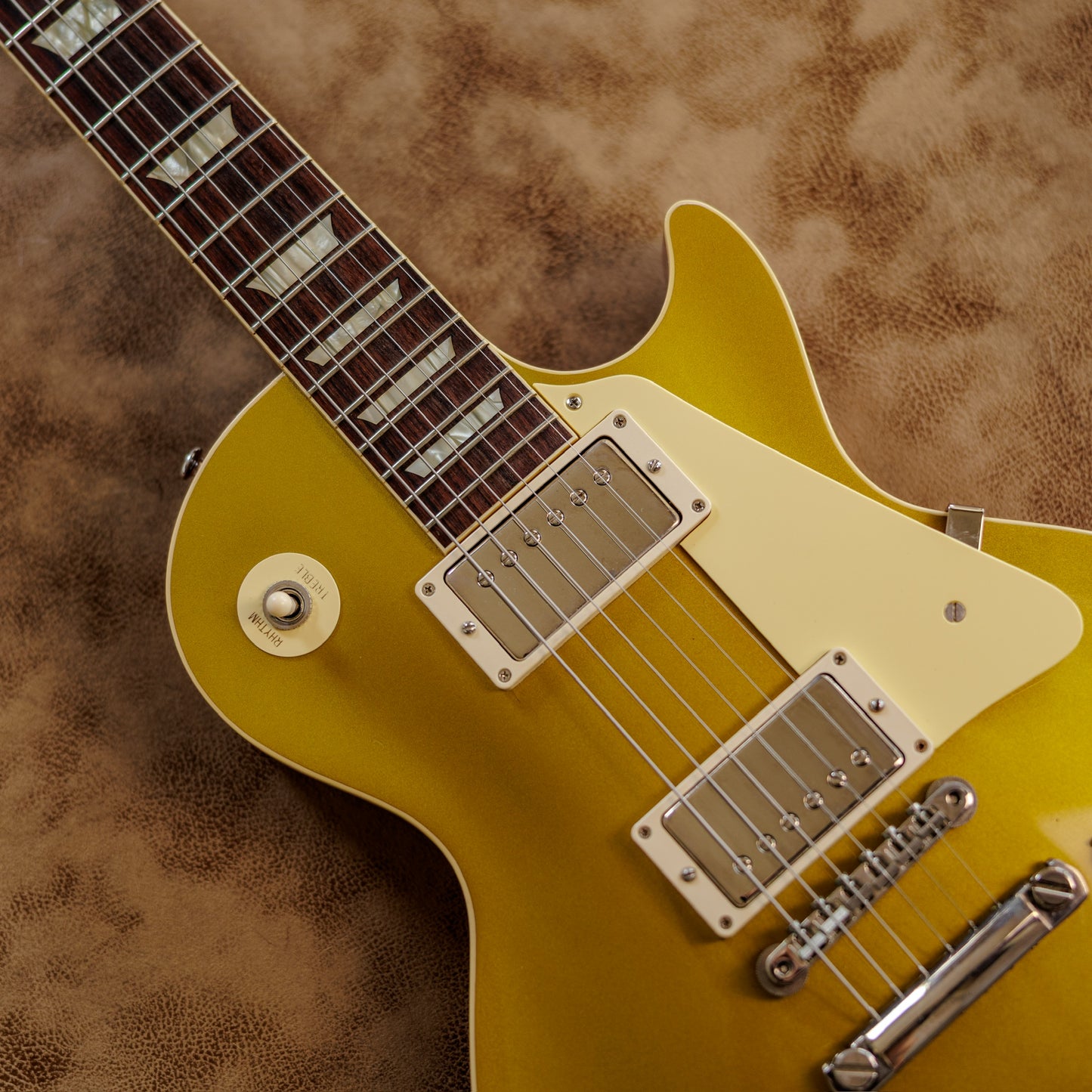 Gibson Custom Shop R7 ’57 Les Paul Standard Reissue Goldtop – Made to Measure Gloss – Case Candy