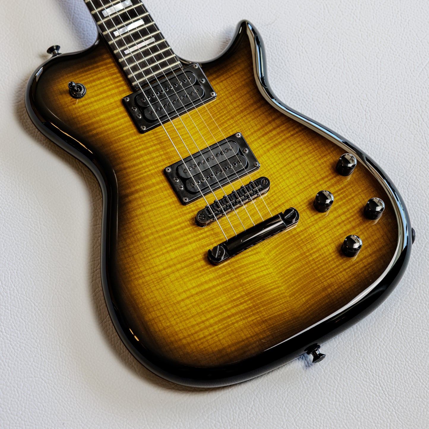 Carvin SC90 - Tobacco Burst - Neck Through construction