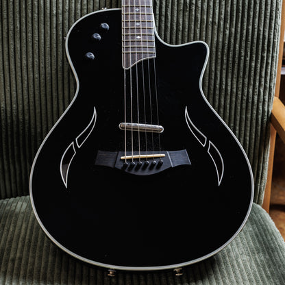 Taylor T5z Standard with Sitka Spruce Top 2014 - Present - Black