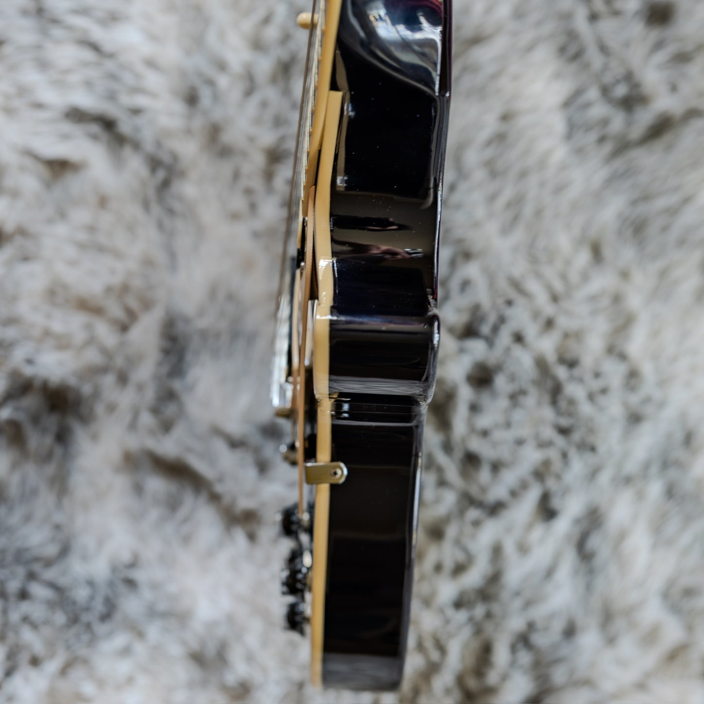 Stunning Gibson Les Paul Traditional Pro V 2019 - Present - Blueberry Burst