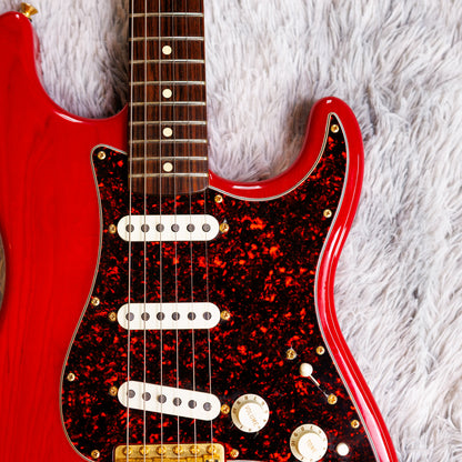 Fender Deluxe Super Stratocaster with Rosewood Fretboard 1997 - 2004 - Crimson Transparent