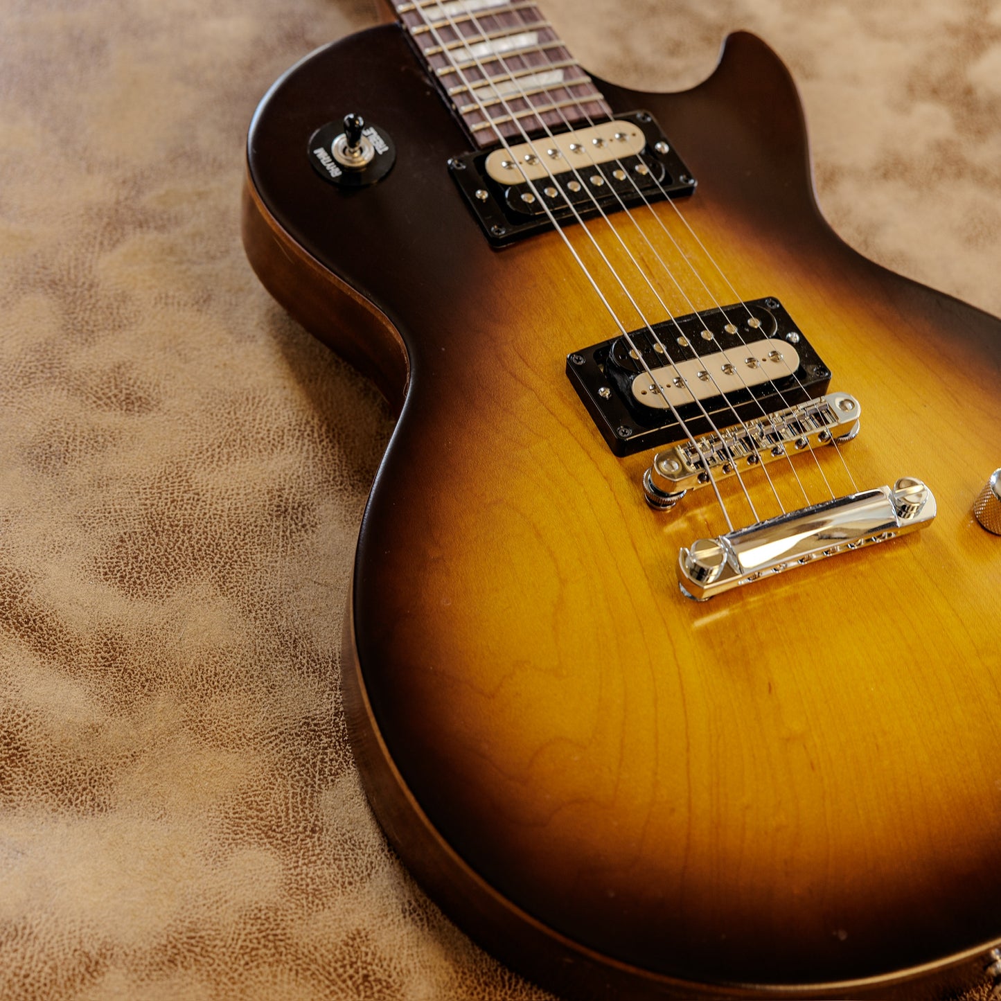 Gibson Les Paul Future Tribute with Min-ETune Robot Tuners 2013 - Vintage Sunburst