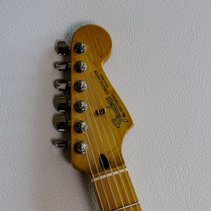 Fender Standard Stratocaster with Maple Fretboard 2005 - Arctic White