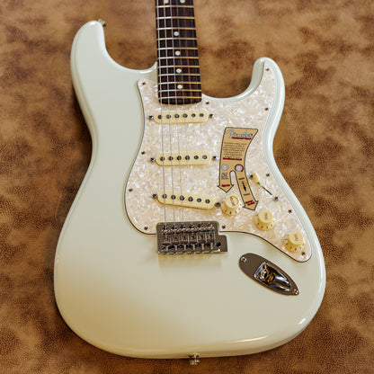 Minty Fender Deluxe Roadhouse Stratocaster with Rosewood Fretboard 2014 - 2015 - Sonic Blue