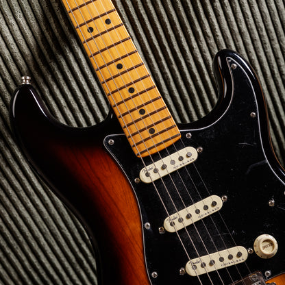 Fender American Ultra Luxe Stratocaster with Maple Fretboard 2021 - 2-Color Sunburst