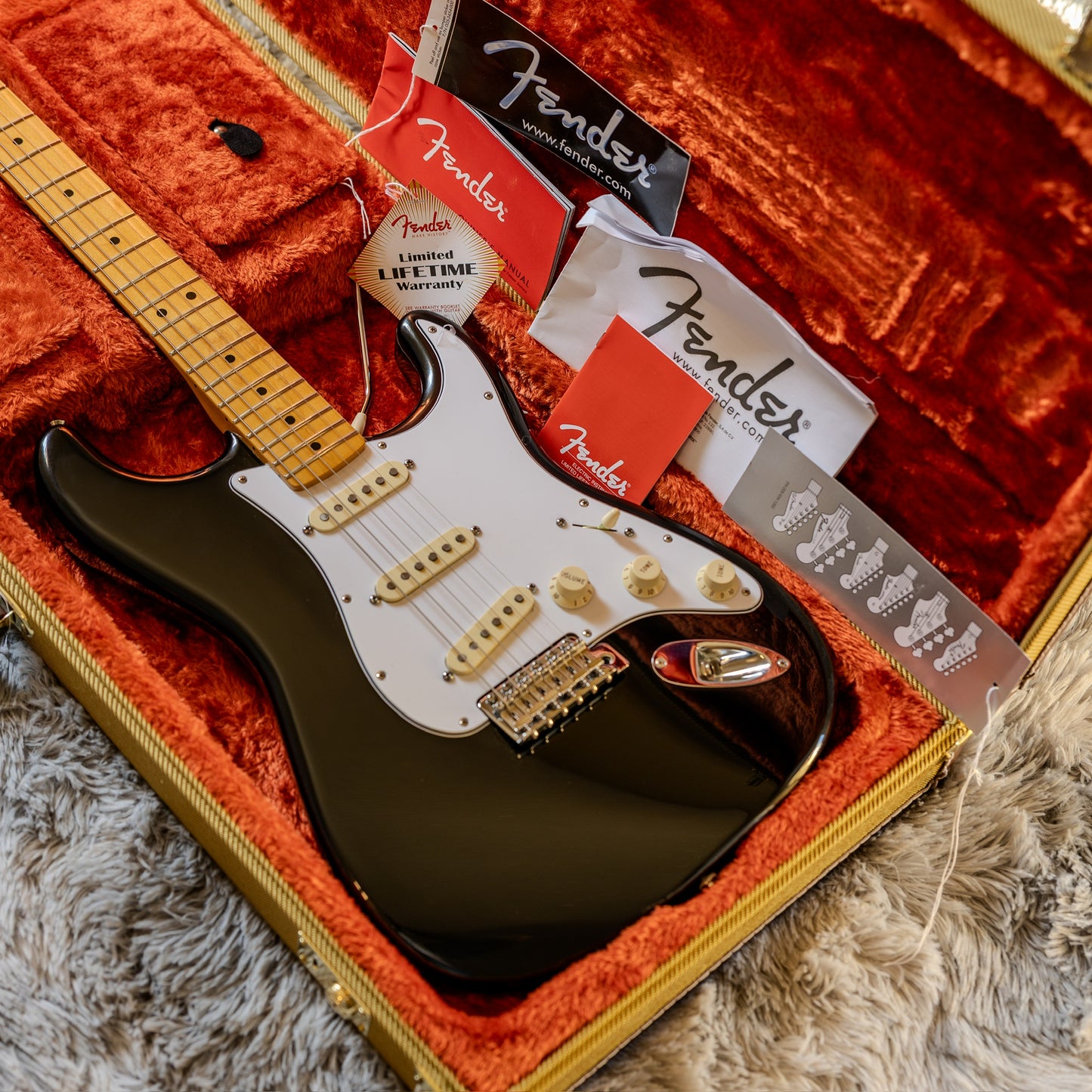 Like New Fender Jimi Hendrix Artist Series Signature Stratocaster 2016 - 2018 - Black
