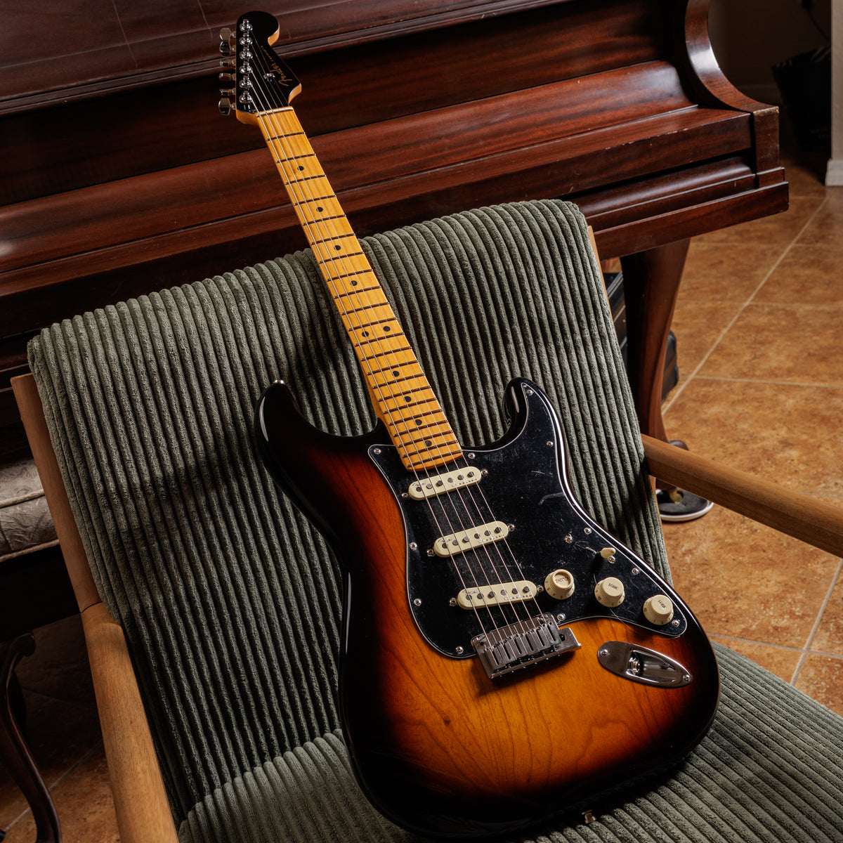 Fender American Ultra Luxe Stratocaster with Maple Fretboard 2021 - 2-Color Sunburst