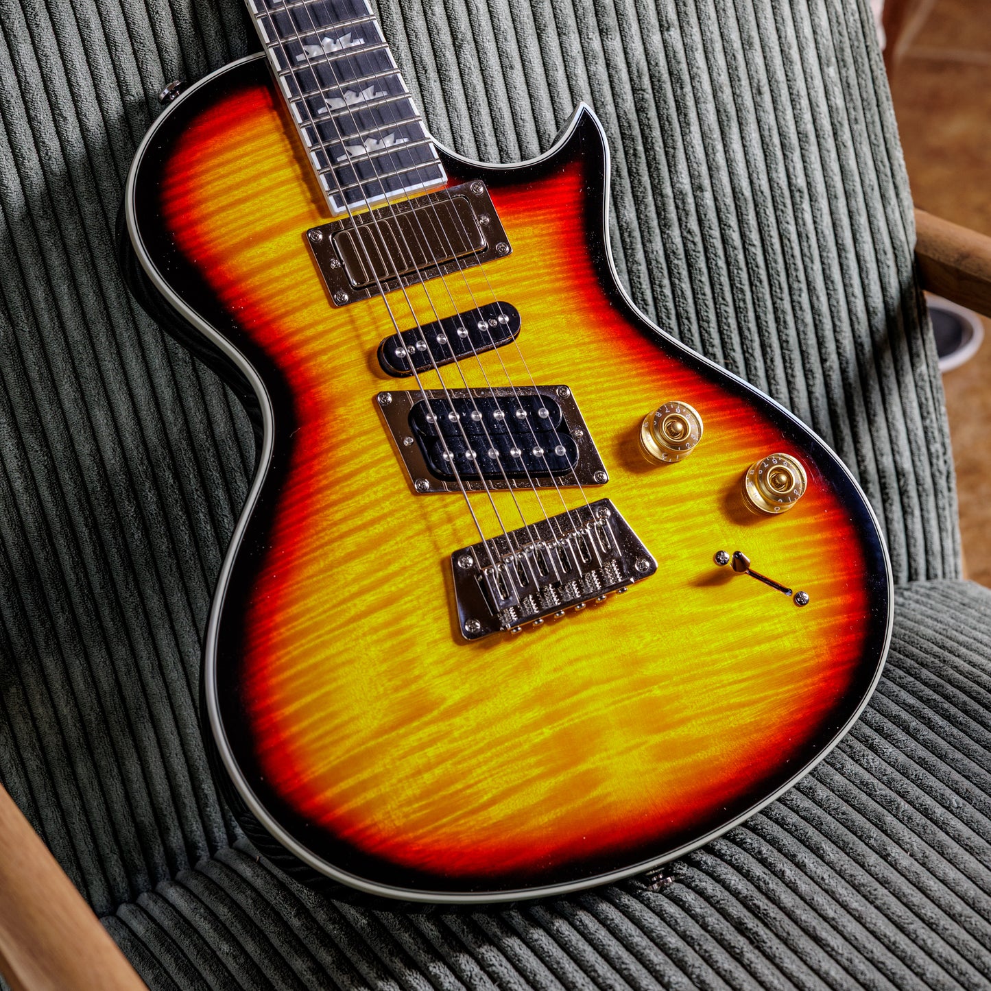 Epiphone Nighthawk Custom Reissue 2010 - 2013 - Fireburst