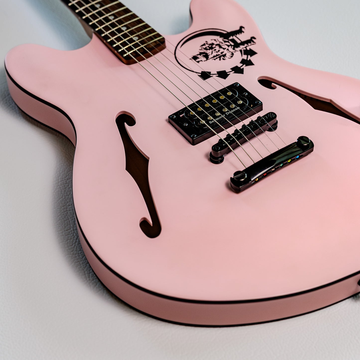 CLEAN Fender Tom DeLonge Starcaster 2024 - Present - Shell Pink