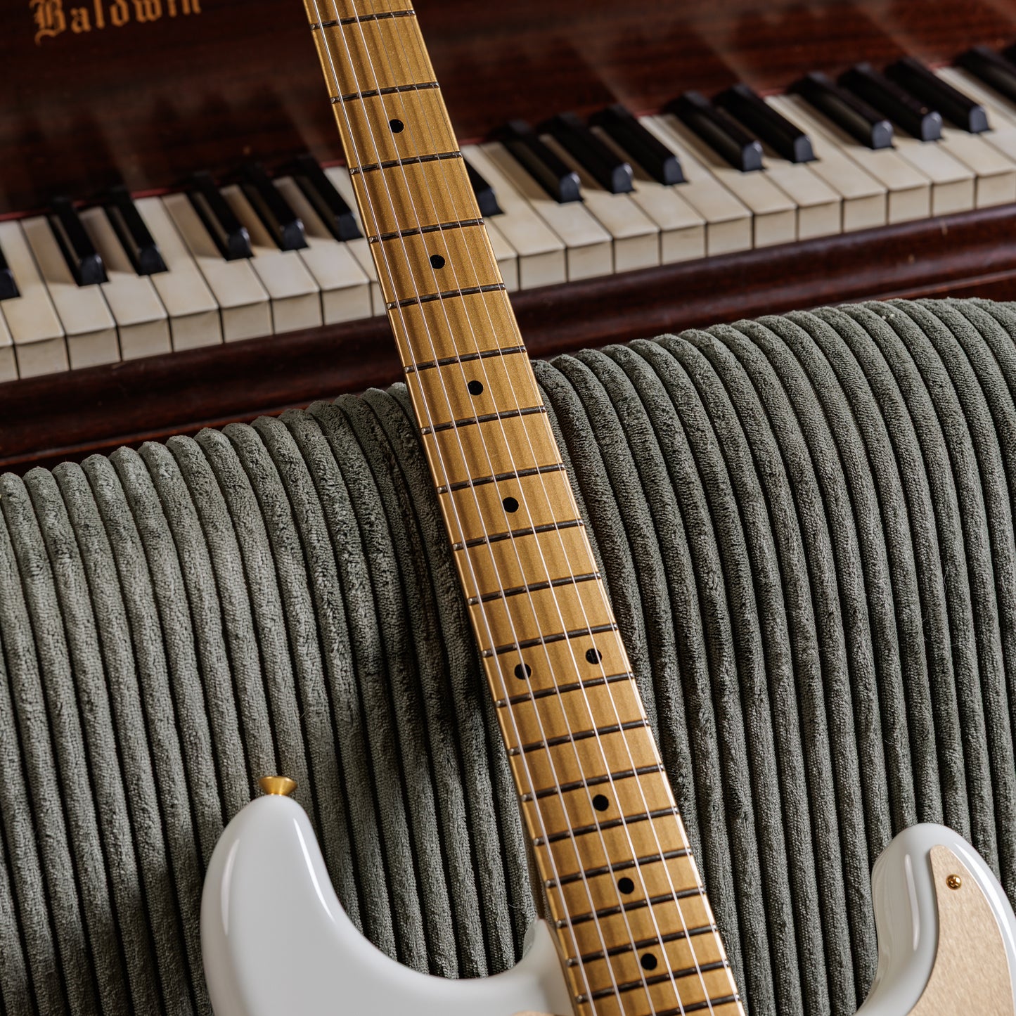 Fender Custom Shop 1959 Stratocaster NOS Olympic White / HLE Gold Lace Sensors