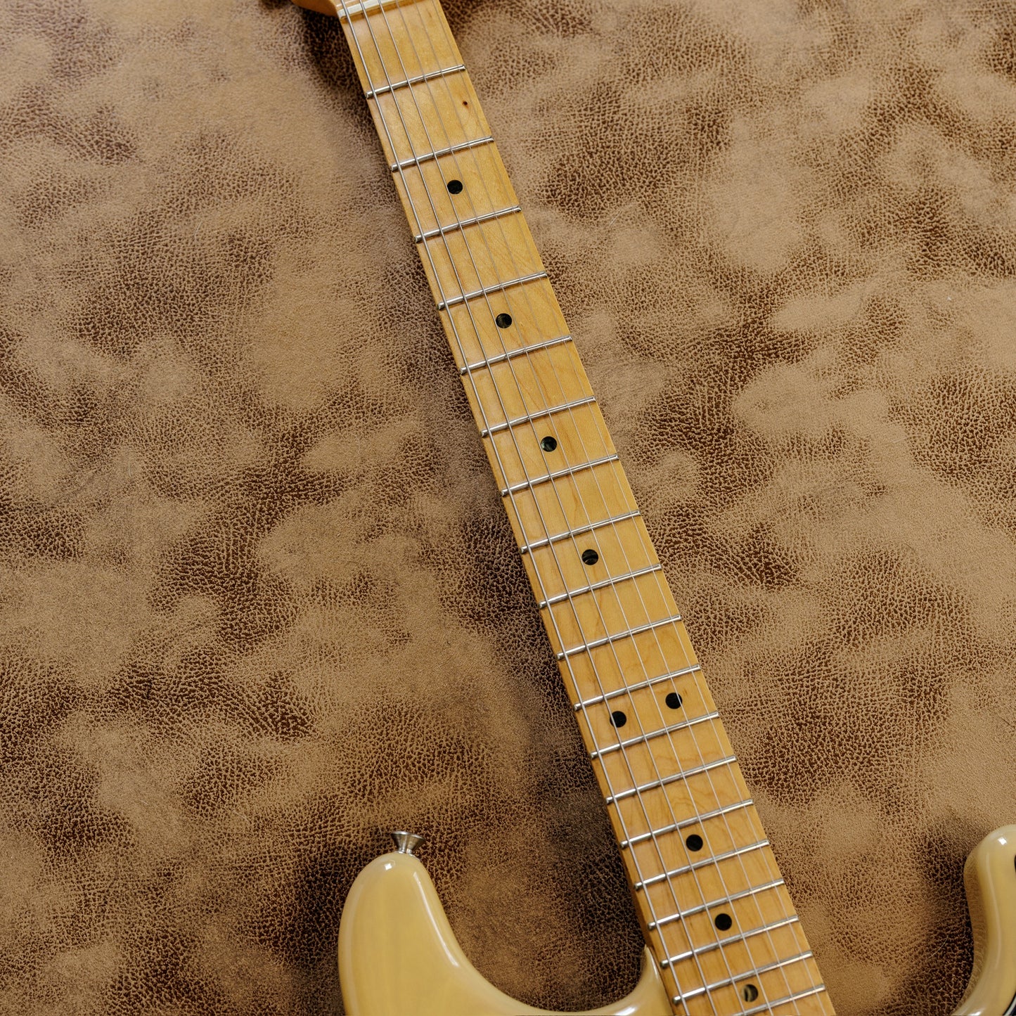Fender Deluxe Stratocaster with Maple Fretboard 2017 - 2019 - Vintage Blonde