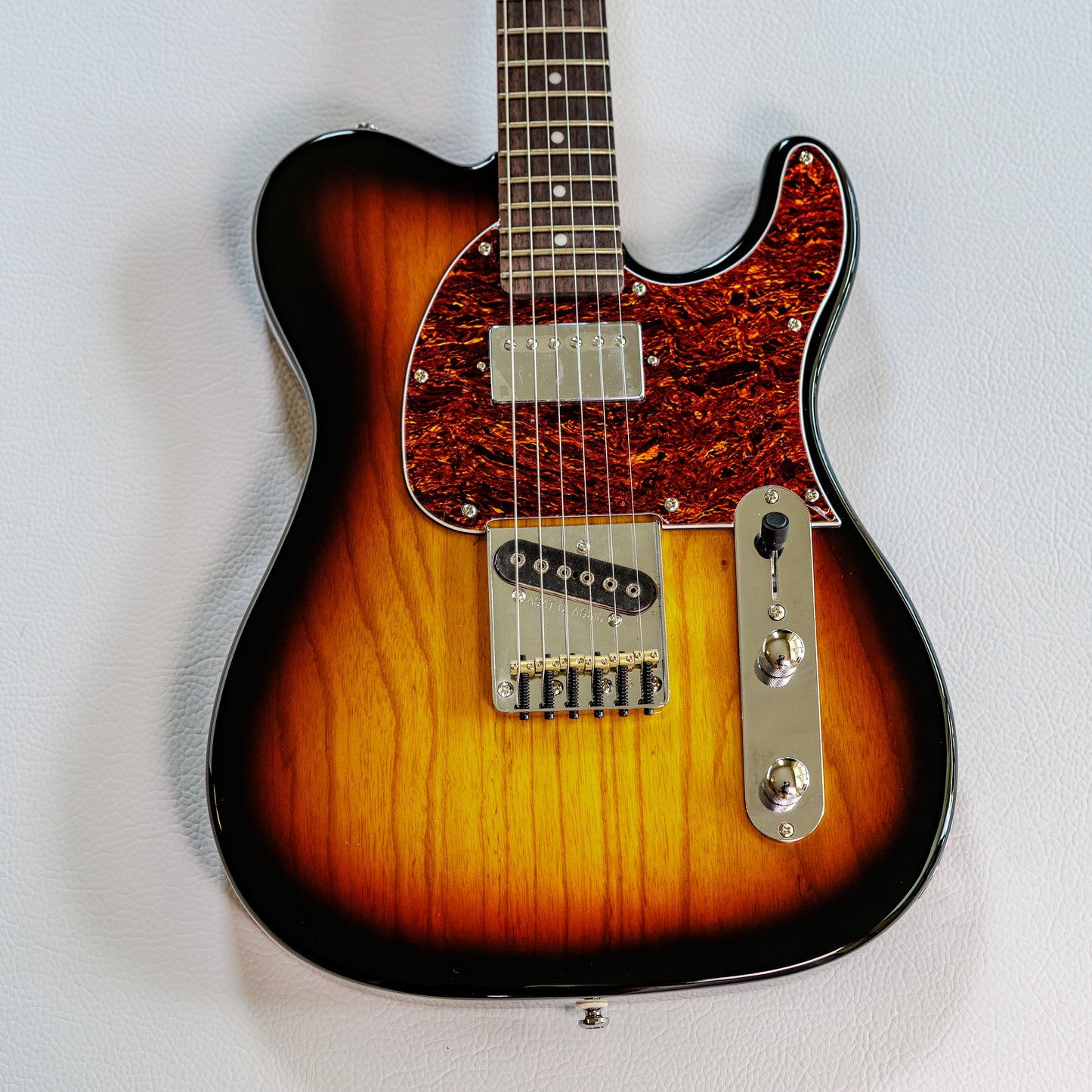 G&L Tribute Series ASAT Classic Bluesboy with Rosewood Fretboard 2010 - Present - 3-Tone Sunburst