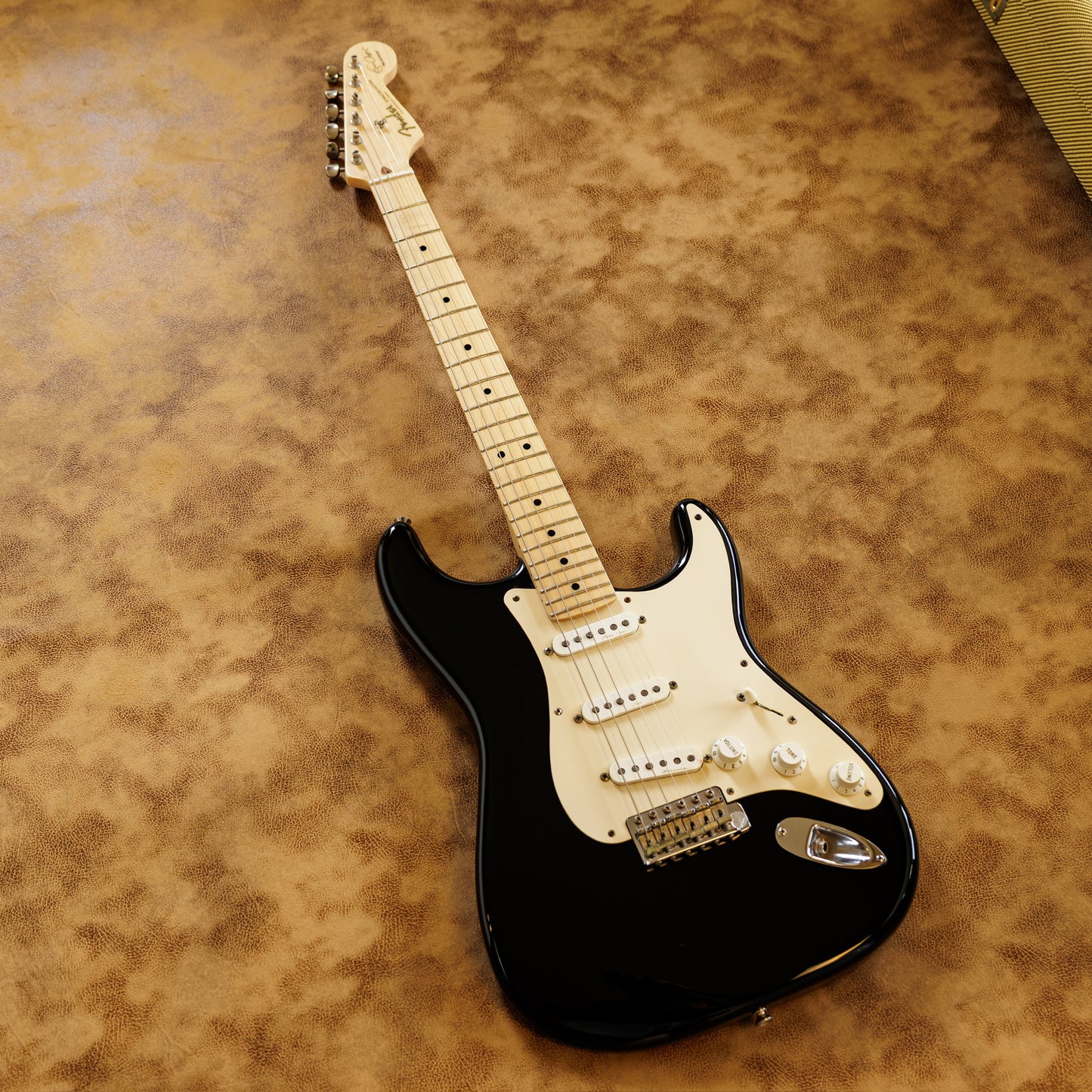 Fender Eric Clapton Artist Series Stratocaster with Vintage Noiseless Pickups 2001 - Present - Black