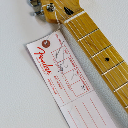Fender Deluxe Roadhouse Stratocaster with Maple Fretboard 2016 - Vintage White
