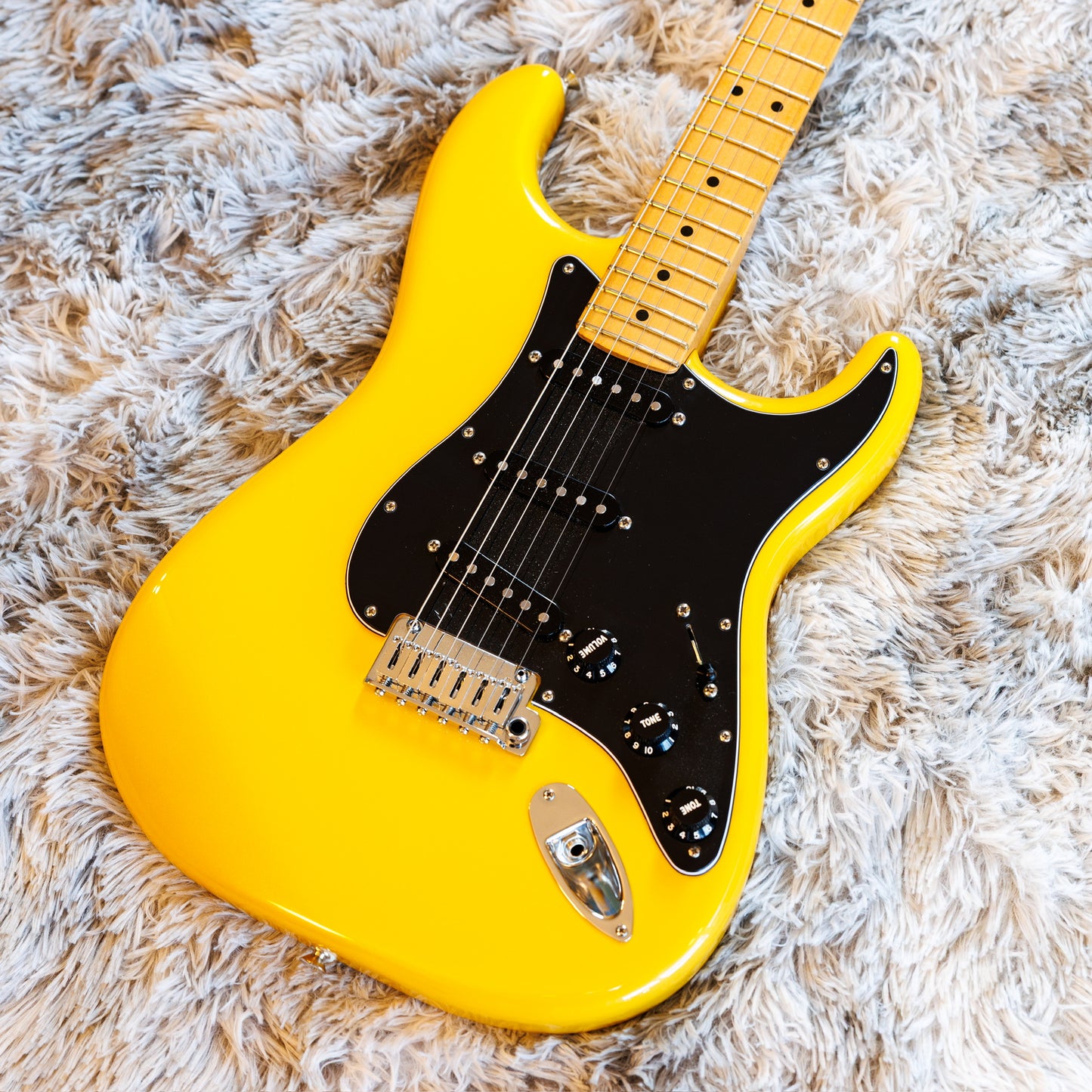 Fender Player II Modified Stratocaster with Maple Fretboard 2025 - Present - Sunshine Yellow