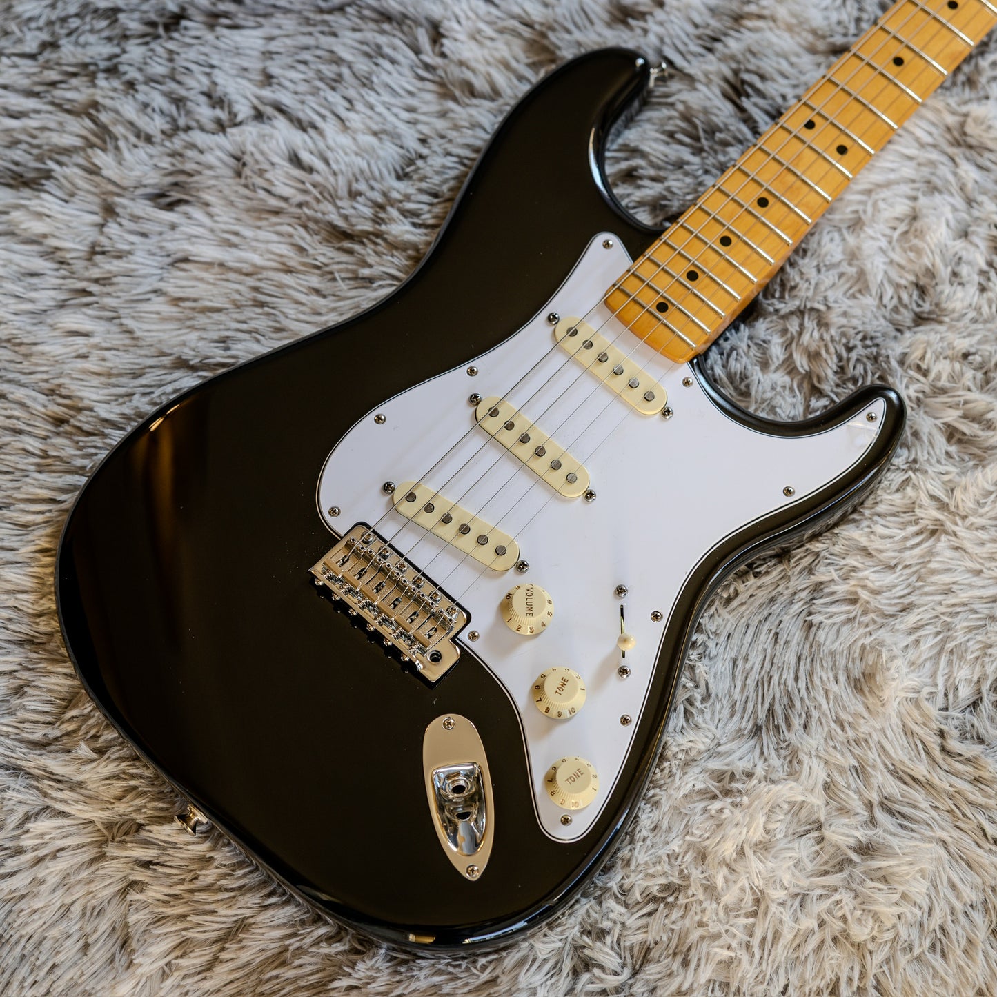 Like New Fender Jimi Hendrix Artist Series Signature Stratocaster 2016 - 2018 - Black