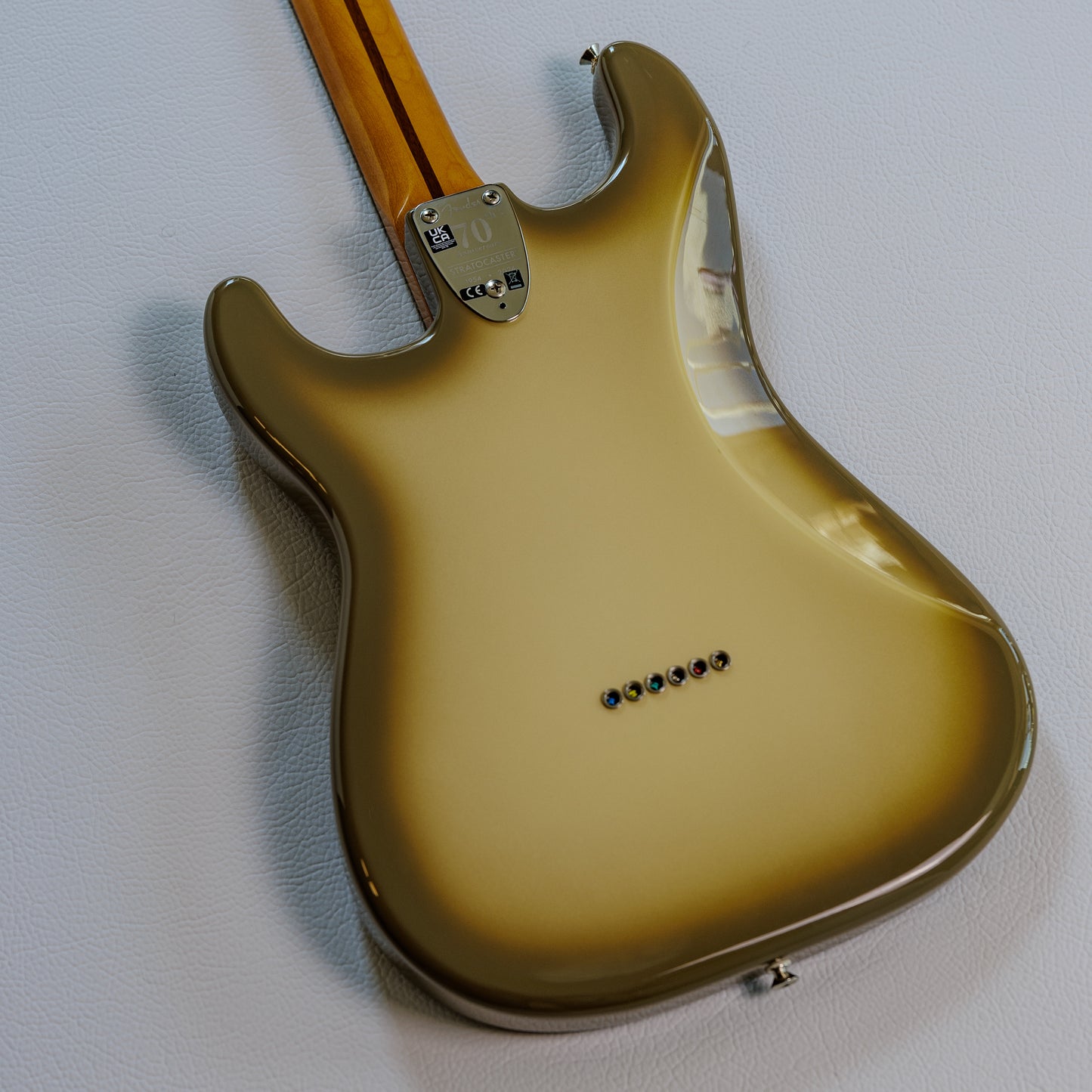 Fender 70th Anniversary Vintera II Stratocaster 2024 - Antigua