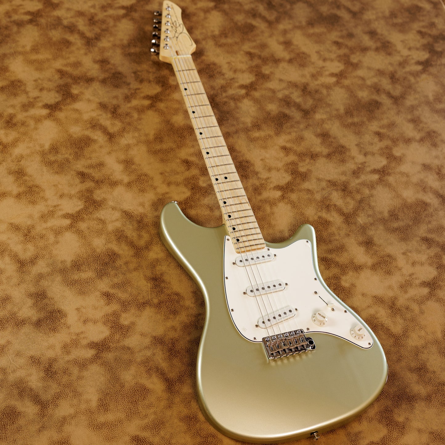 John Page Classic Ashburn 2010s - Inca Silver