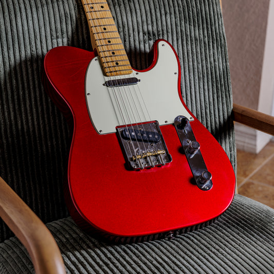 Fender American Professional Telecaster with Maple Fretboard 2017 - 2019 - Candy Apple Red